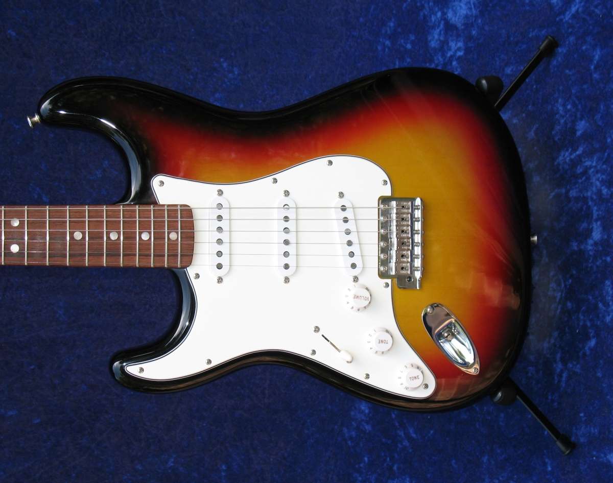 Fender 2003 Custom Shop 1965 Stratocaster Reissue closeup